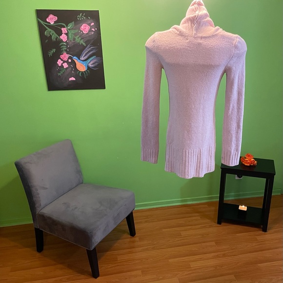 Pink Long Sleeve & Neck Sweater
Cafebrand - Casual Luxury - Picture 3 of 5